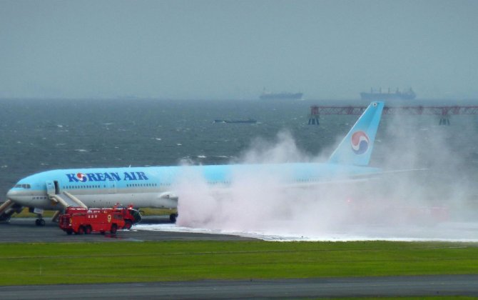 Korean Air jet has apparent engine fire at Tokyo airport