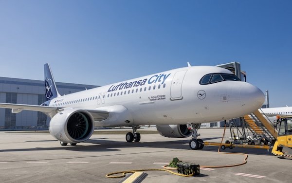 Lufthansa City Airlines took delivery of its first all-new Airbus A320neo