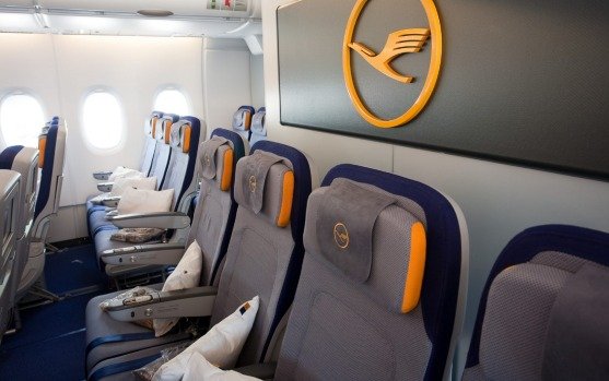 Lufthansa issues 1.2 billion euro promissory note