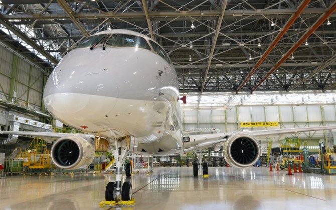 Mitsubishi delays MRJ deliveries by a year