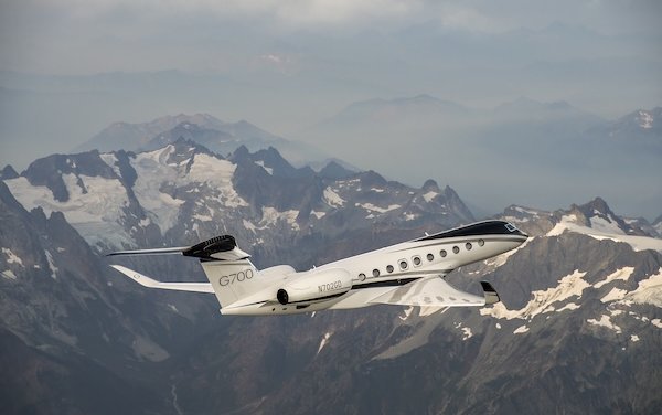 More than 100 customer pilots earn type rating for Gulfstream G700 
