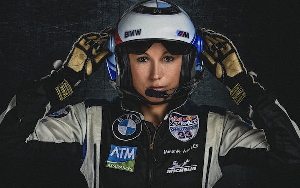 New partnership - Alsim and F1 pilot of the Sky M&eacute;lanie Astles 