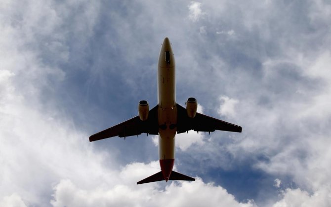Pilots demand laser ban after UK flight incident