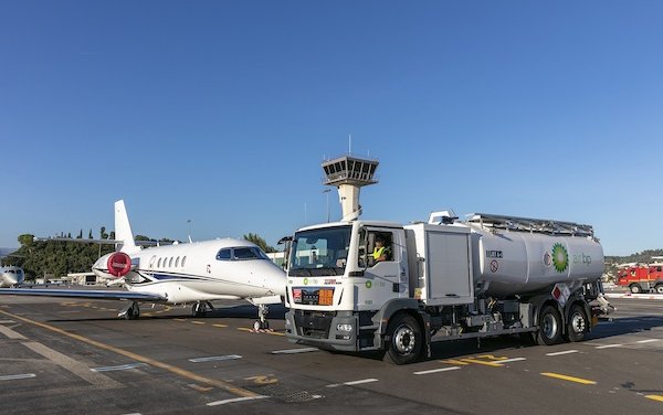 Renewed contract for Air bp at Cannes Mandelieu Airport 
