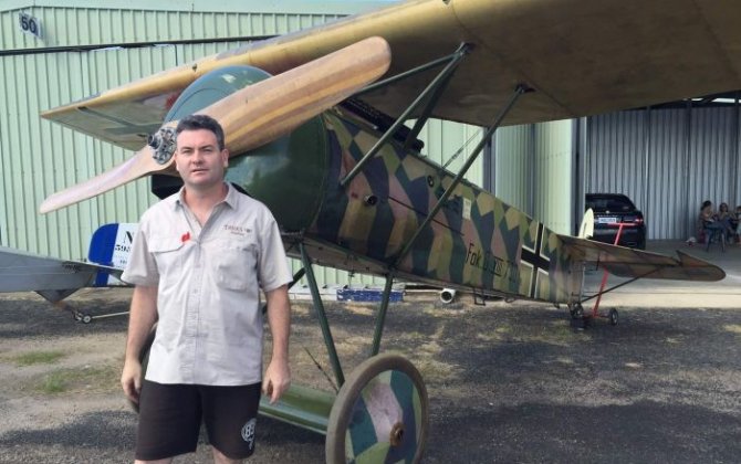 Replica war planes, Australian aviators feature at air show