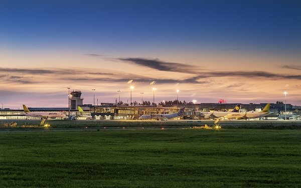 Riga Airport has finished the construction of the second rapid-exit taxiway and the reconstruction of a part of the runway