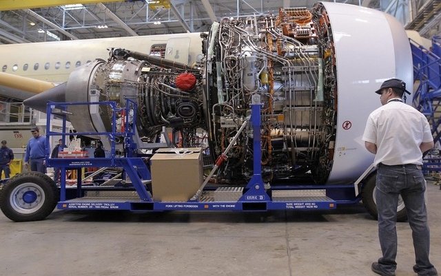 Rolls-Royce jet engine maker freezes managers&rsquo; salaries