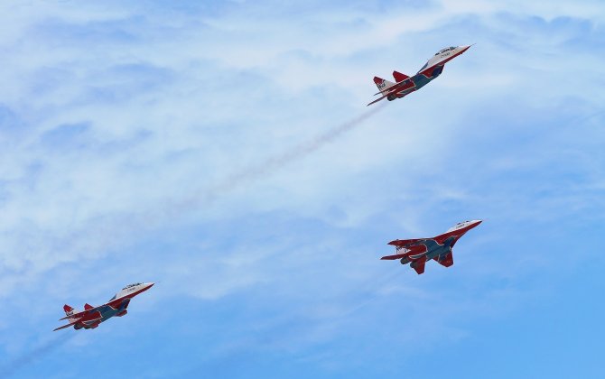 Russian military shows off its elite aerobatic flying teams  