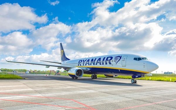 Ryanair aims to become carbon neutral by 2050