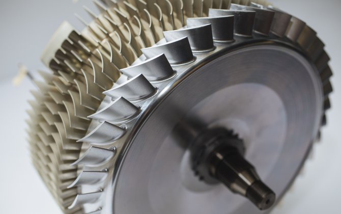 Safran unveils an electric motor from its ENGINeUS range, designed for future hybrid and electric aircraft