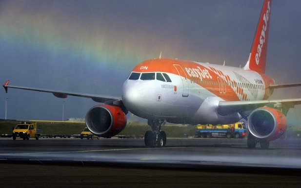 Shareholders oppose easyJet founder over dividend