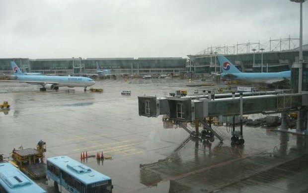 Singapore Airlines plane in near-collision at South Korea's Incheon airport 