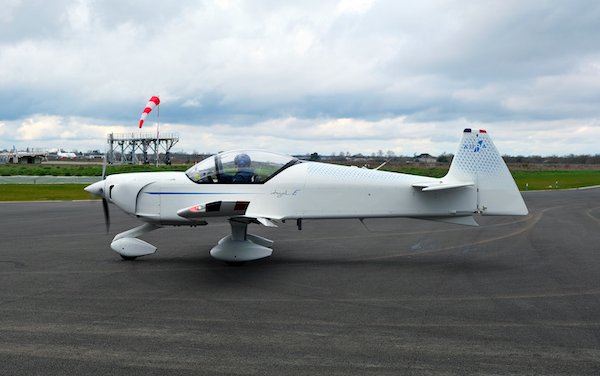 Successful start for INTEGRAL E, electric French two-seater