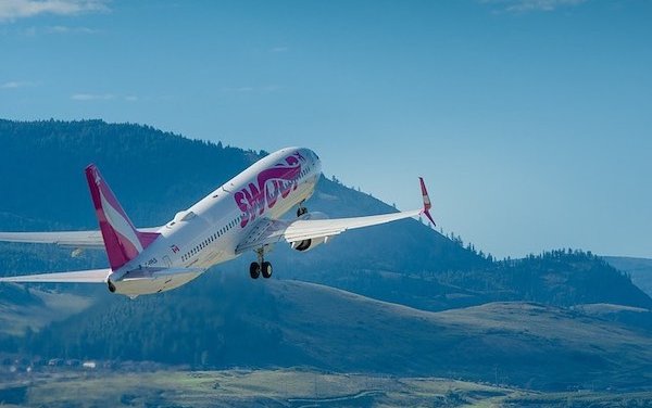 Swoop rings in New Year with over 10,000 Canadians