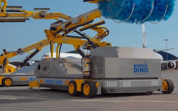 The cost-reducing benefits of robotised aircraft cleaning
