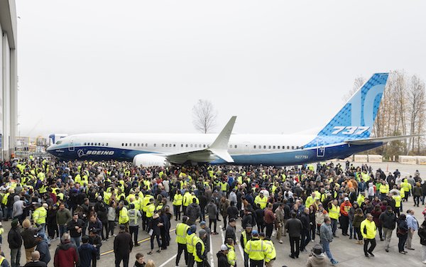 Thousands of Boeing employees gather to mark 737 MAX 10 Debut