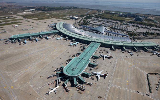 UPS freighter suffers nose wheel collapse at Seoul Incheon
