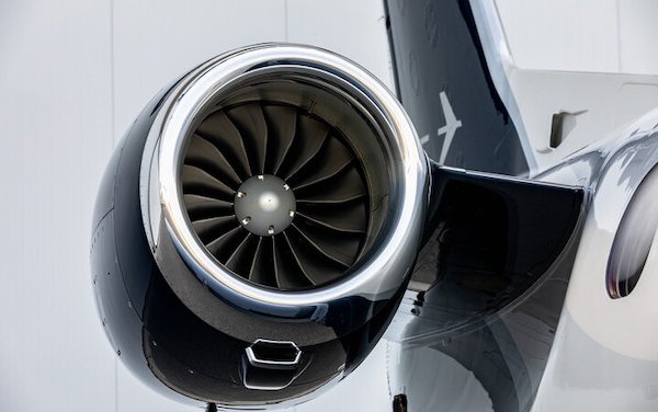 World best-selling light jet for 11th consecutive year - Embraer Phenom 300 