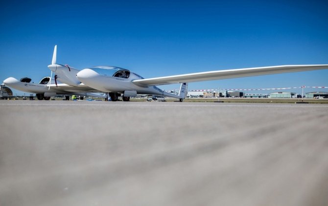 World&rsquo;s first 4-seater hydrogen fuel-cell plane takes off in Germany